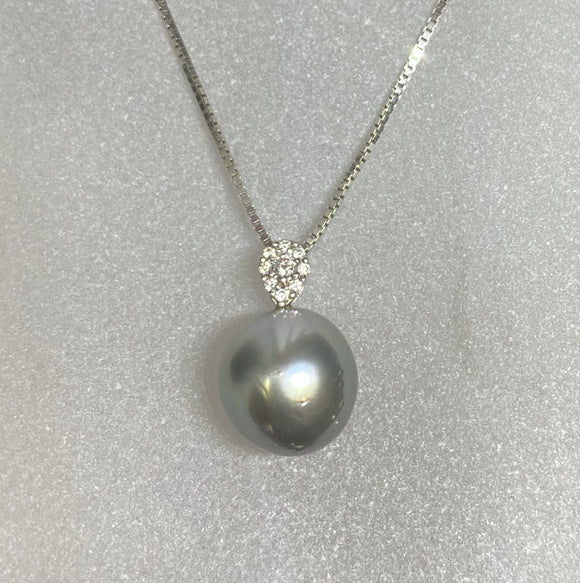 18ct White Gold Diamond Black Tahitian Pearl Pendant