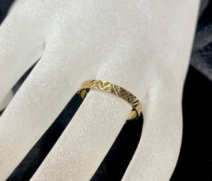 9ct Yellow Gold Diamond Cut Detail Men's Band