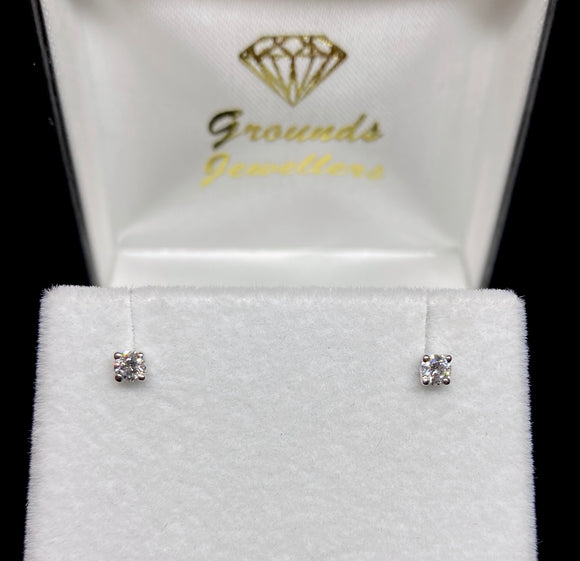 18ct White Gold Brilliant Cut Diamond Stud Earrings