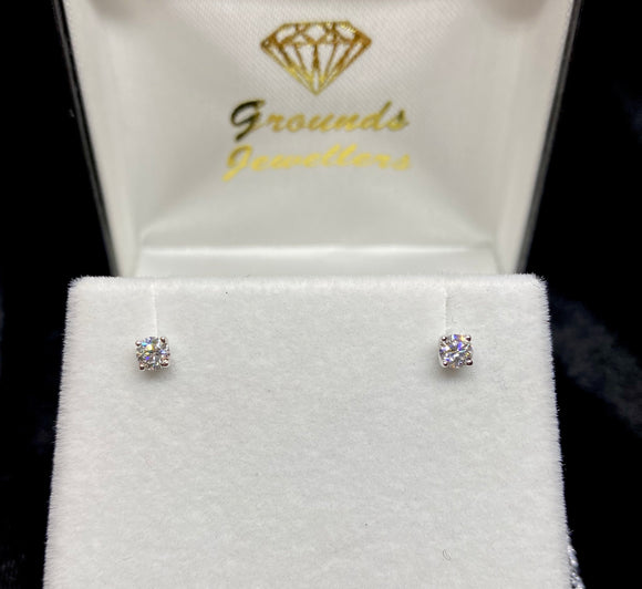 18ct White Gold Brilliant Cut Diamond Stud Earrings