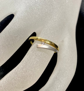 18ct Two Tone Diamond Ring