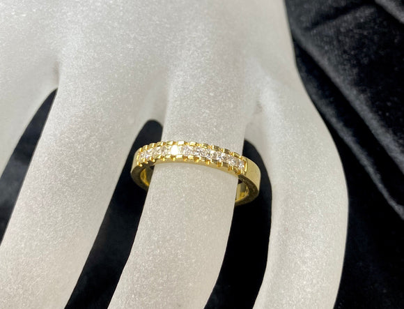 18ct Yellow Gold Diamond Band