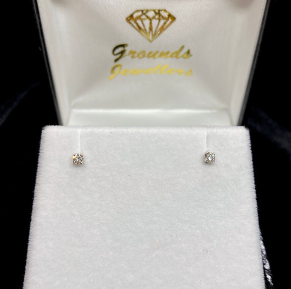 9ct White Gold Brilliant Cut Diamond Stud Earrings