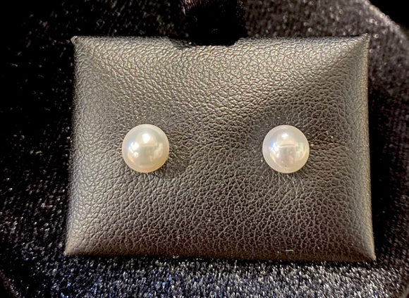 18ct Yellow Gold Fresh Water Pearl Studs
