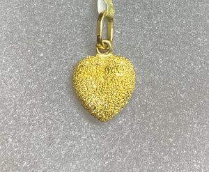 18ct Yellow Gold Stipple Detail Small Heart Pendant Charm