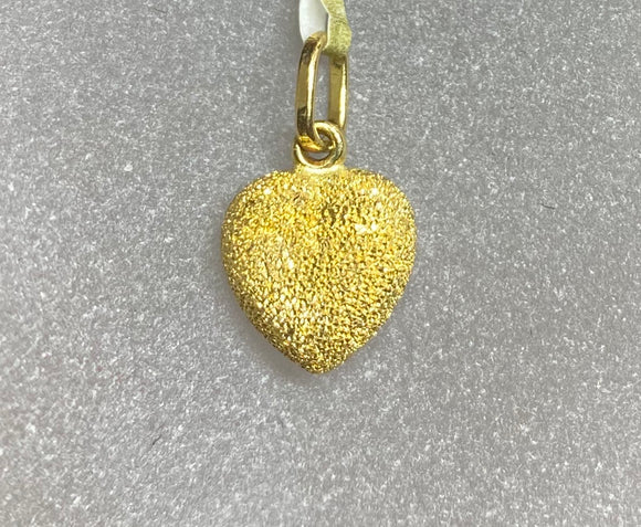 18ct Yellow Gold Stipple Detail Small Heart Pendant Charm