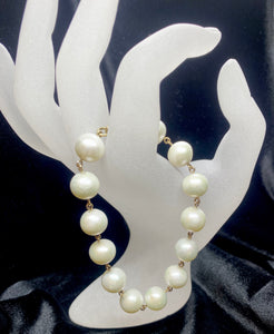 9ct Yellow Gold White Fresh Water Pearl Bracelet