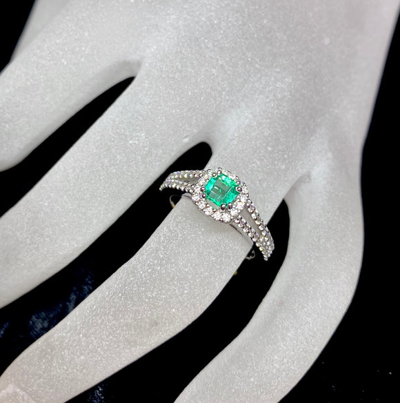 18ct White Gold Natural Emerald Diamond Halo Ring